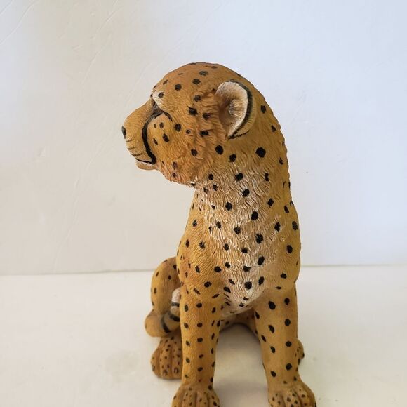 Large Cheetah Statue - Picture 3 of 9